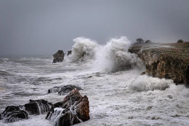 store bølger, storm, kyst, natur, vand, klipper, jord, havlandskab, hav, ocean. Butiksdrift i praksis: En velfungerende butikshverdag